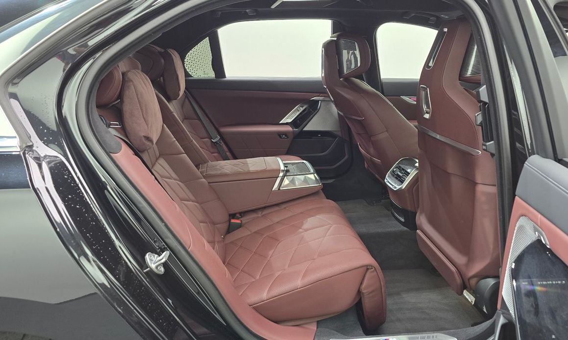 BMW 7-Series 2023