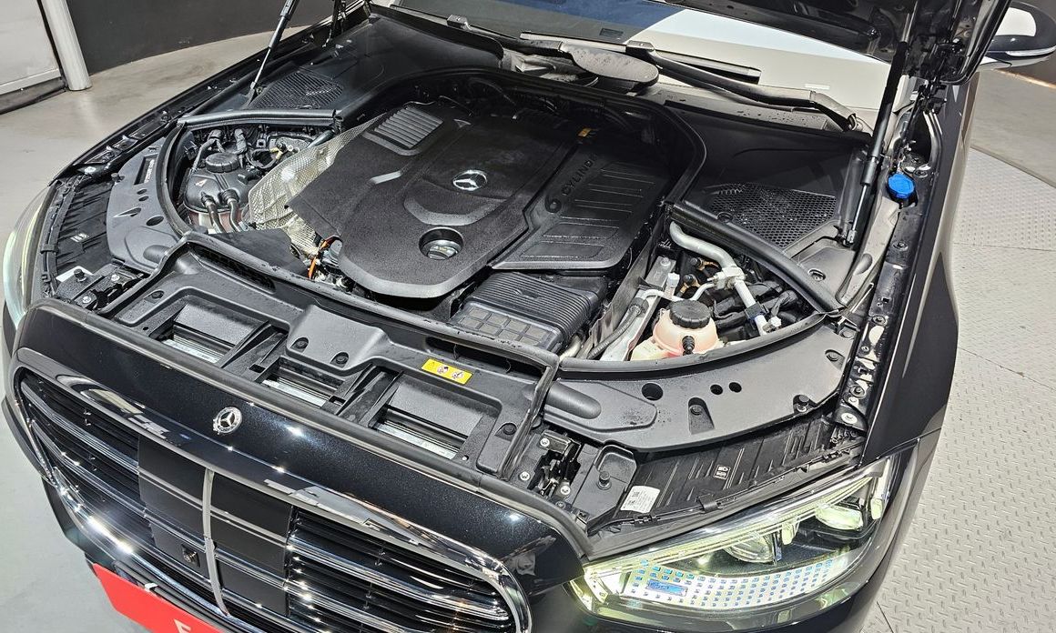 Mercedes-Benz S-Class 2025