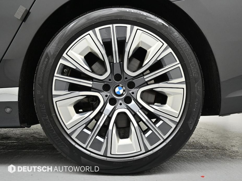 BMW 7-Series 2023