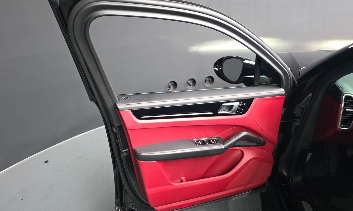 Porsche Cayenne 2021