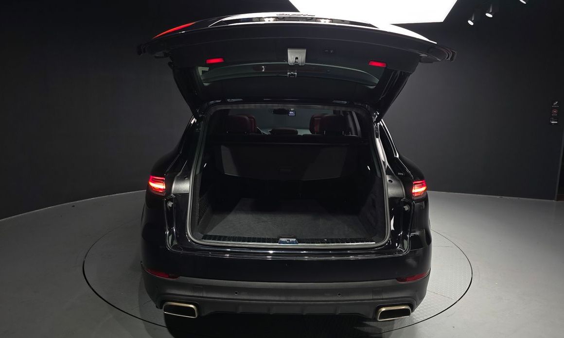 Porsche Cayenne 2021