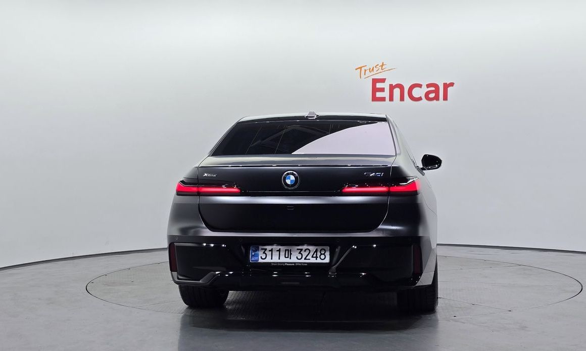 BMW 7-Series 2025