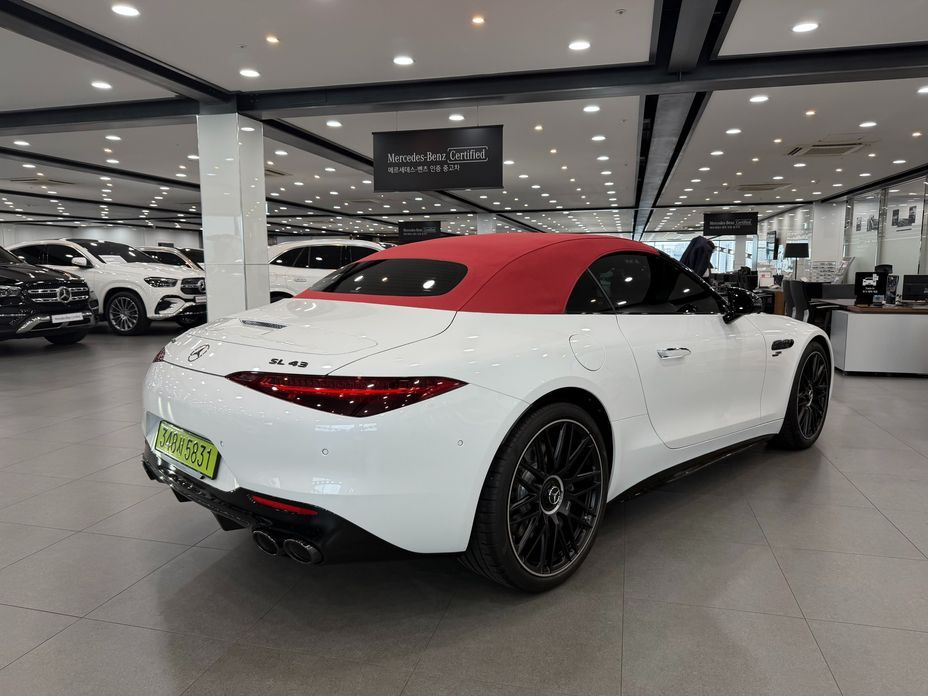 Mercedes-Benz SL-Class 2025