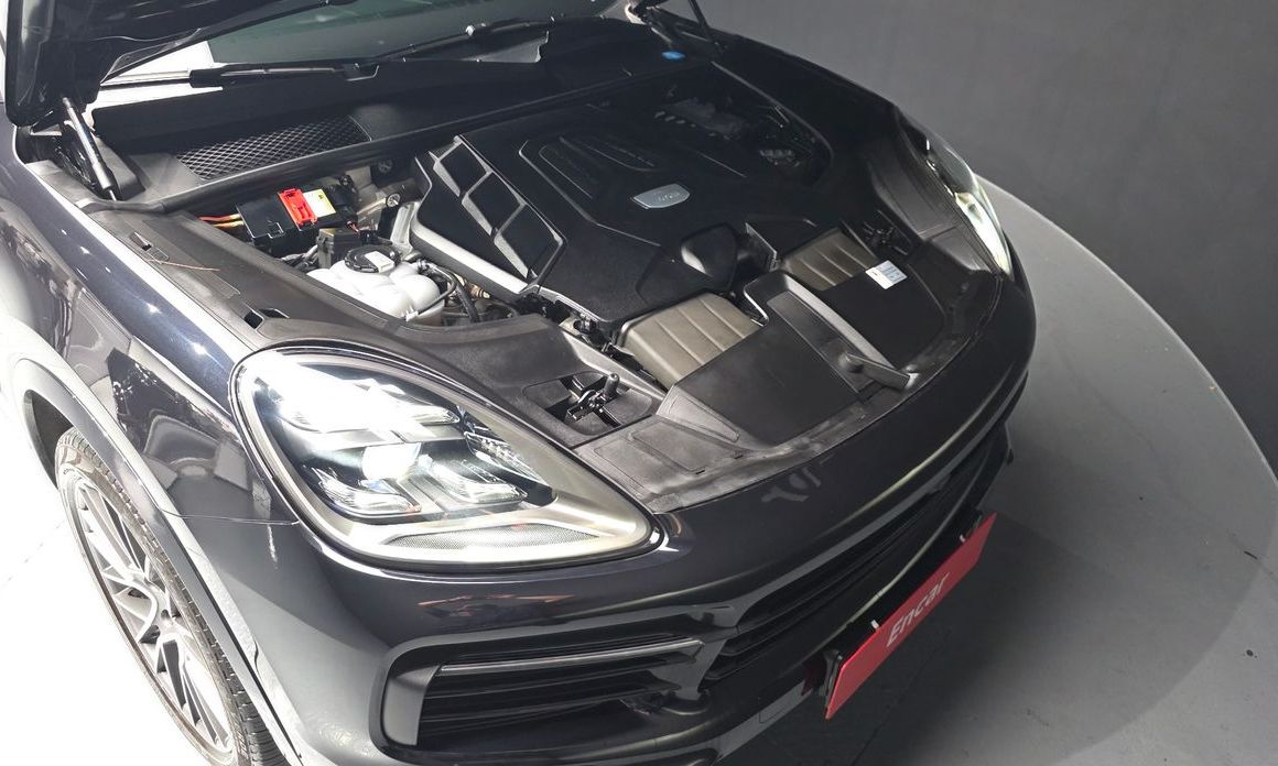 Porsche Cayenne 2021