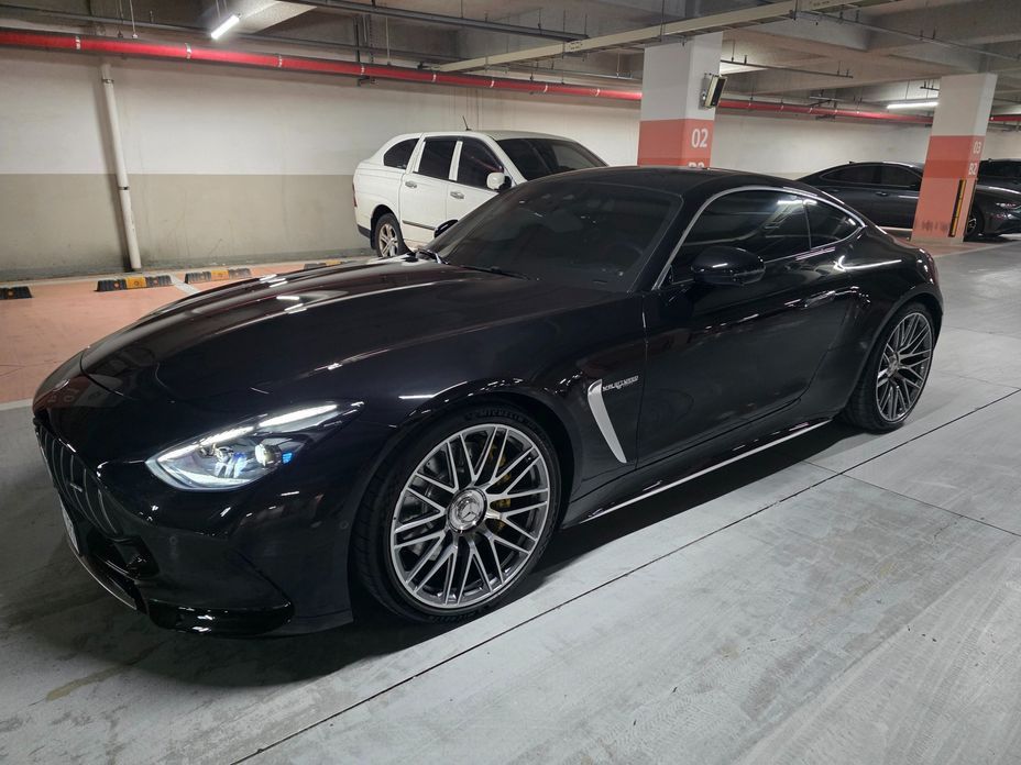 Mercedes-Benz AMG GT 2025