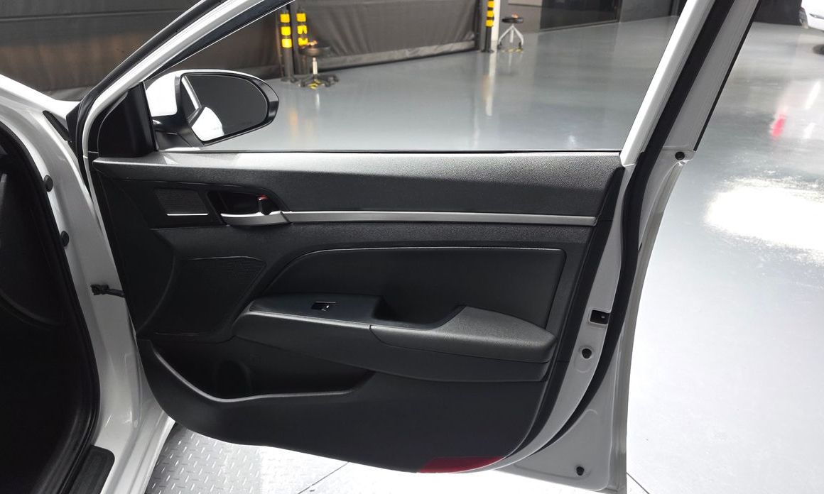 Hyundai AVANTE 2016