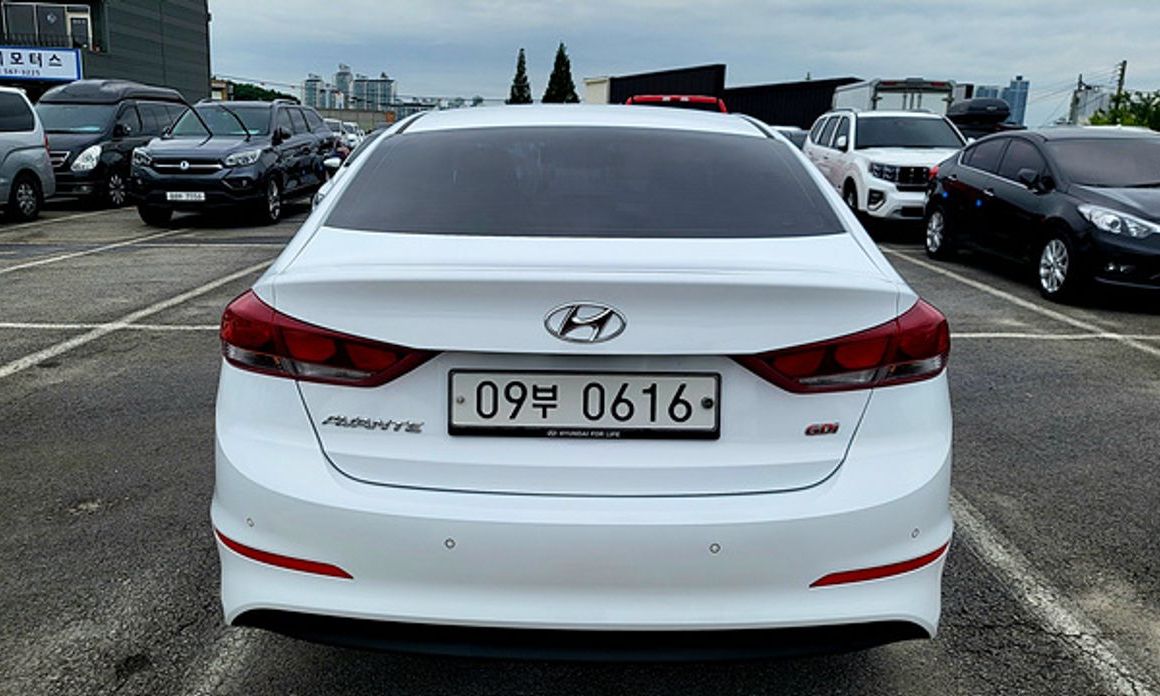 Hyundai AVANTE 2016
