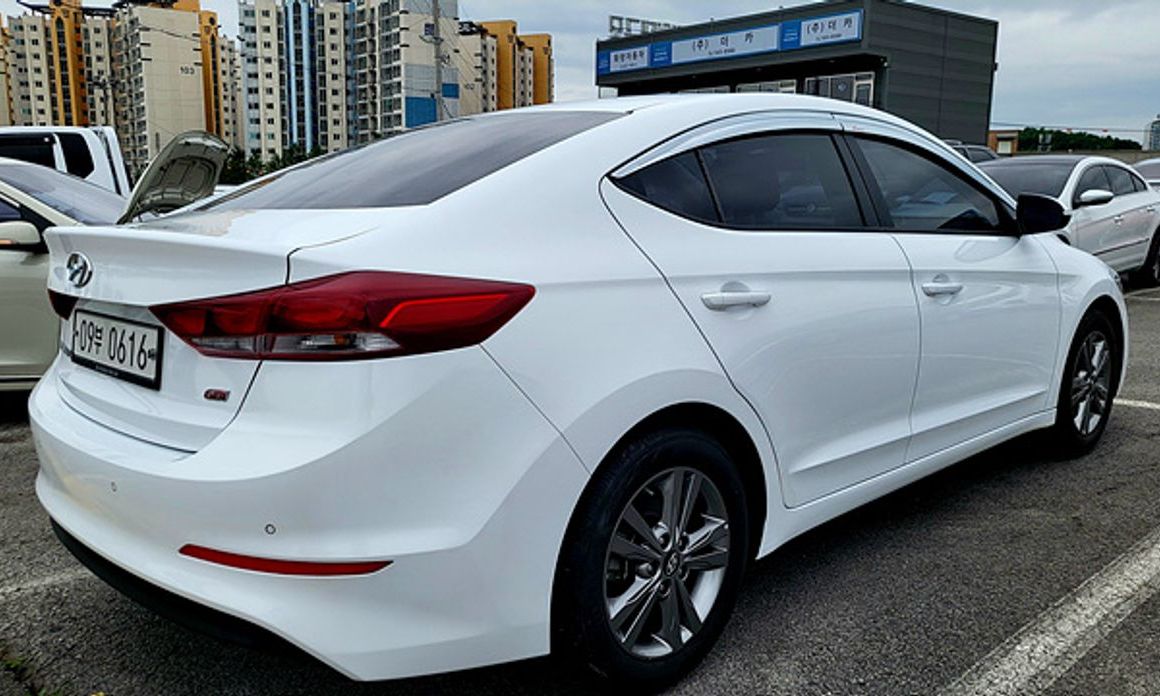 Hyundai AVANTE 2016