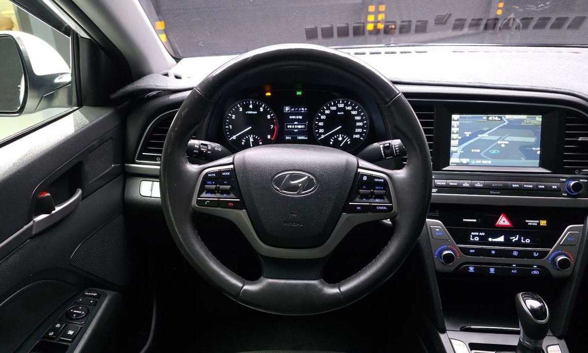 Hyundai AVANTE 2016