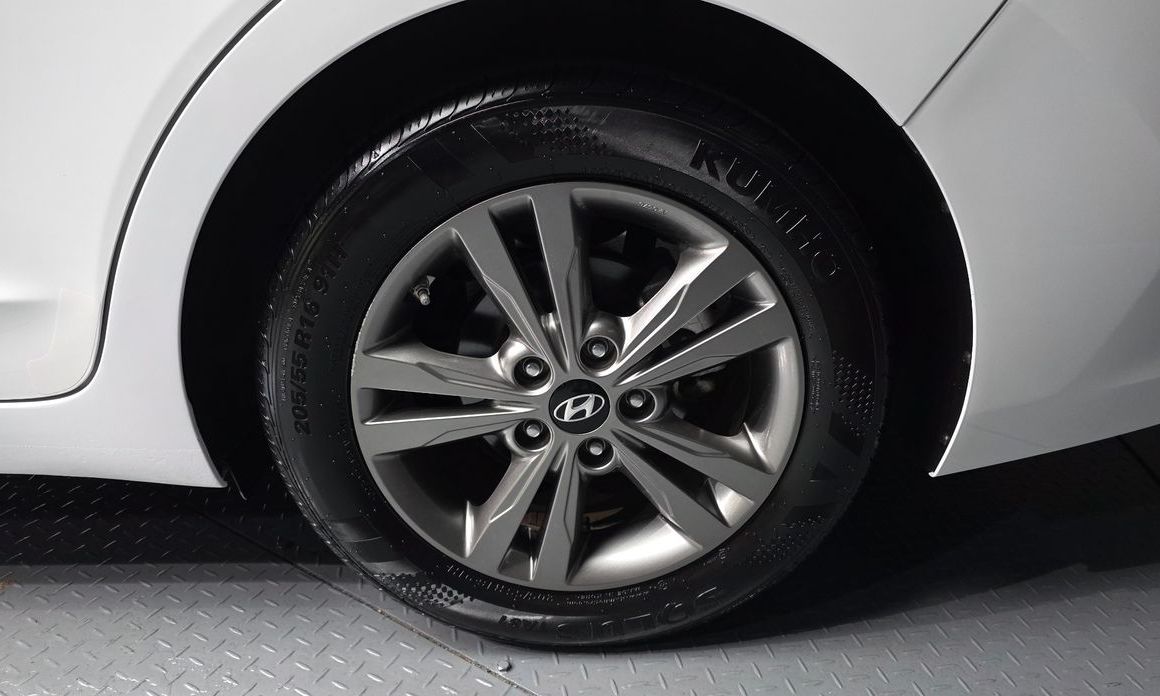 Hyundai AVANTE 2016