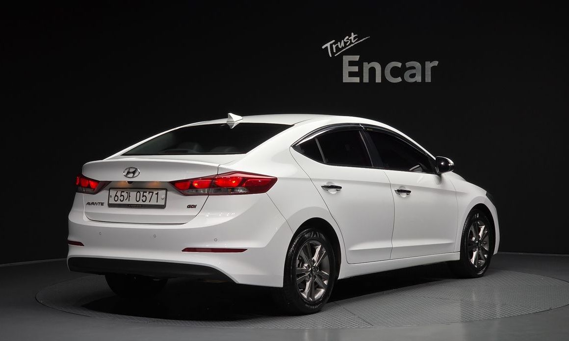 Hyundai AVANTE 2016
