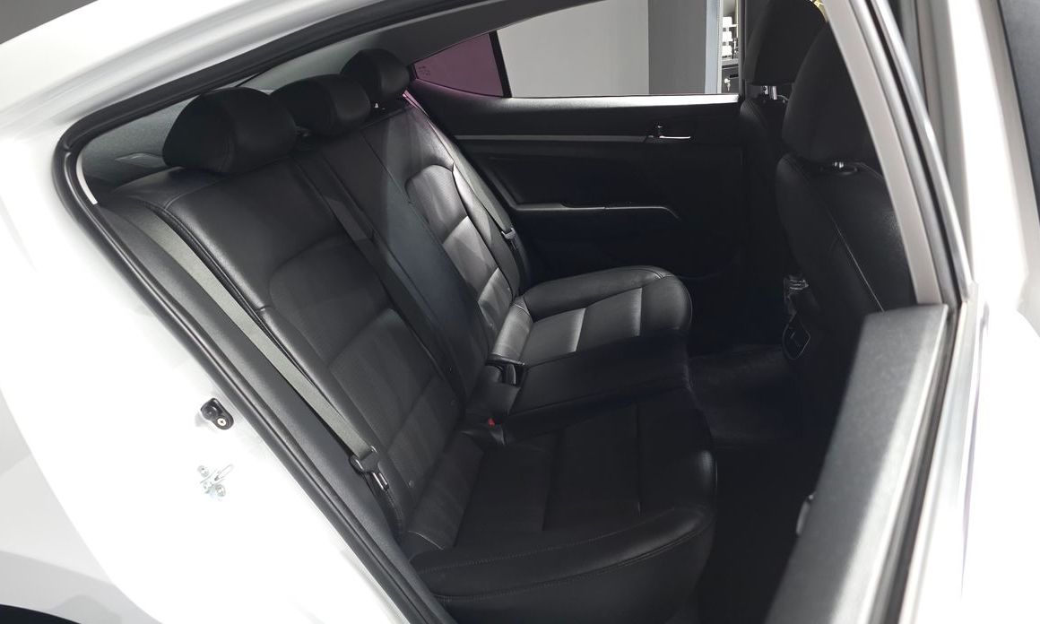 Hyundai AVANTE 2016
