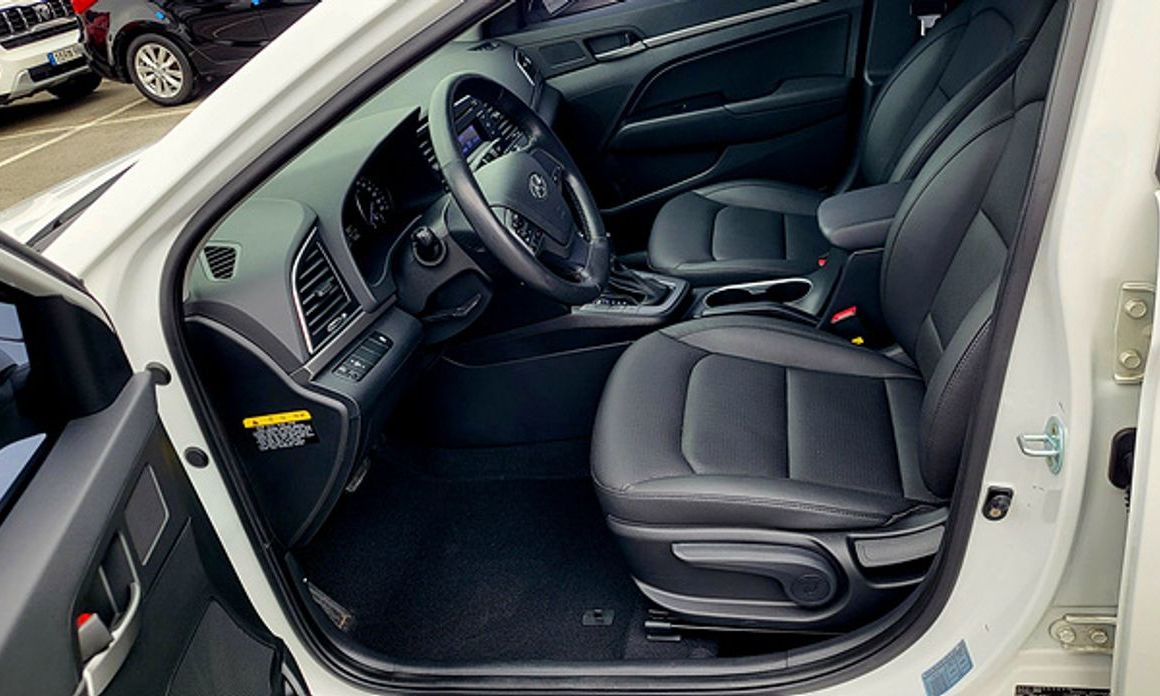 Hyundai AVANTE 2016