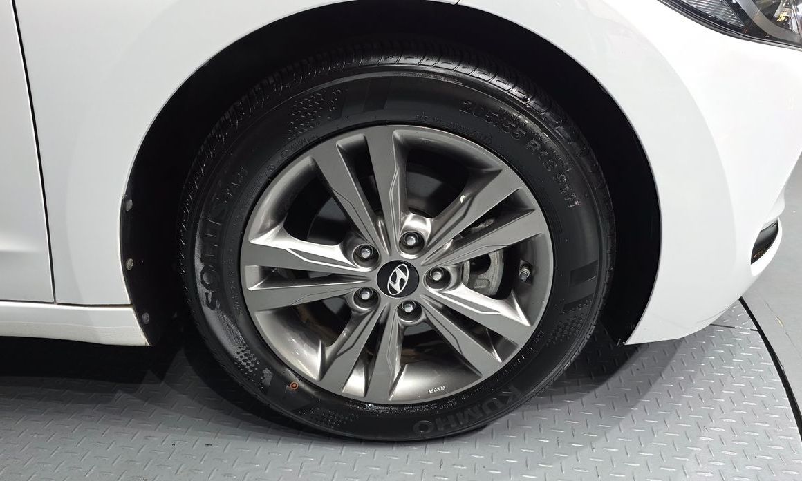 Hyundai AVANTE 2016