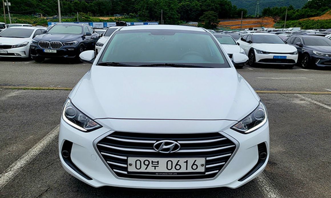 Hyundai AVANTE 2016