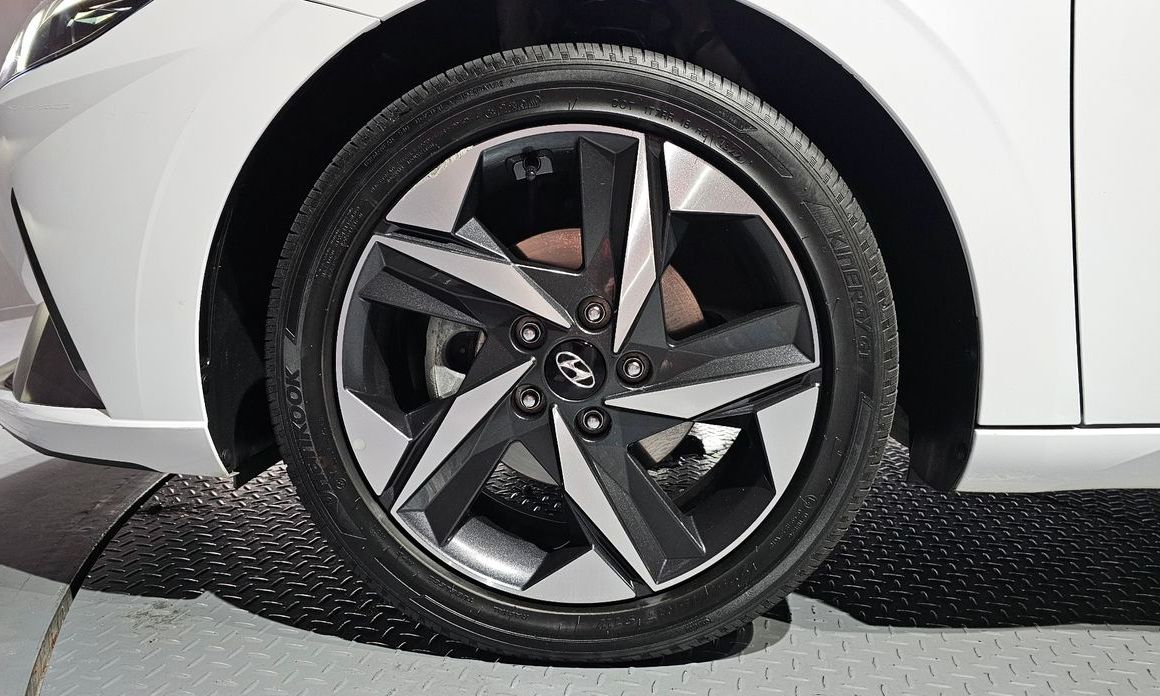 Hyundai AVANTE 2023