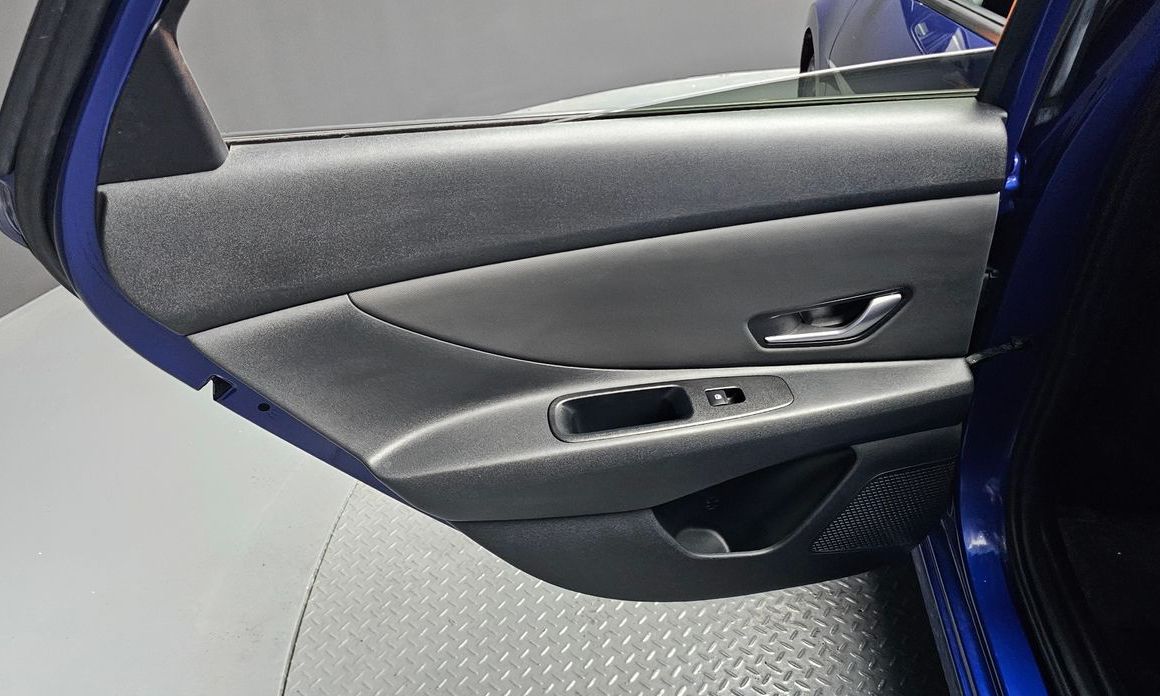 Hyundai AVANTE 2021