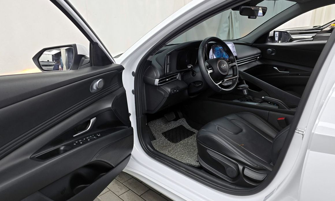 Hyundai AVANTE 2021