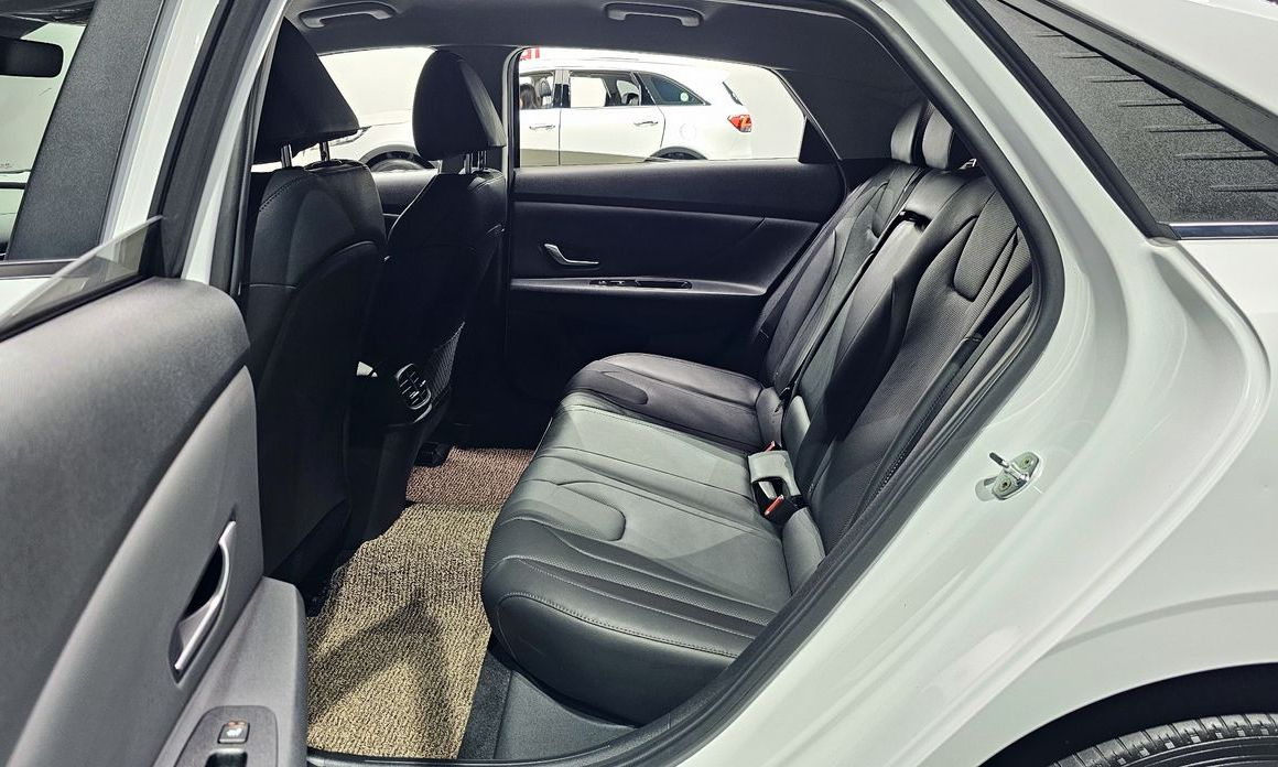 Hyundai AVANTE 2021