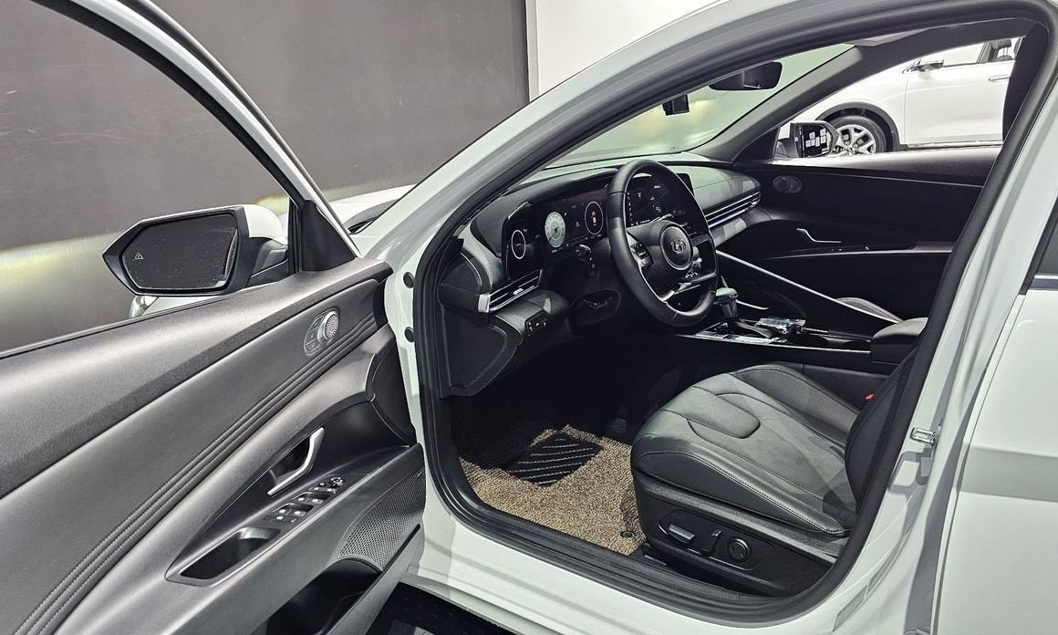 Hyundai AVANTE 2021