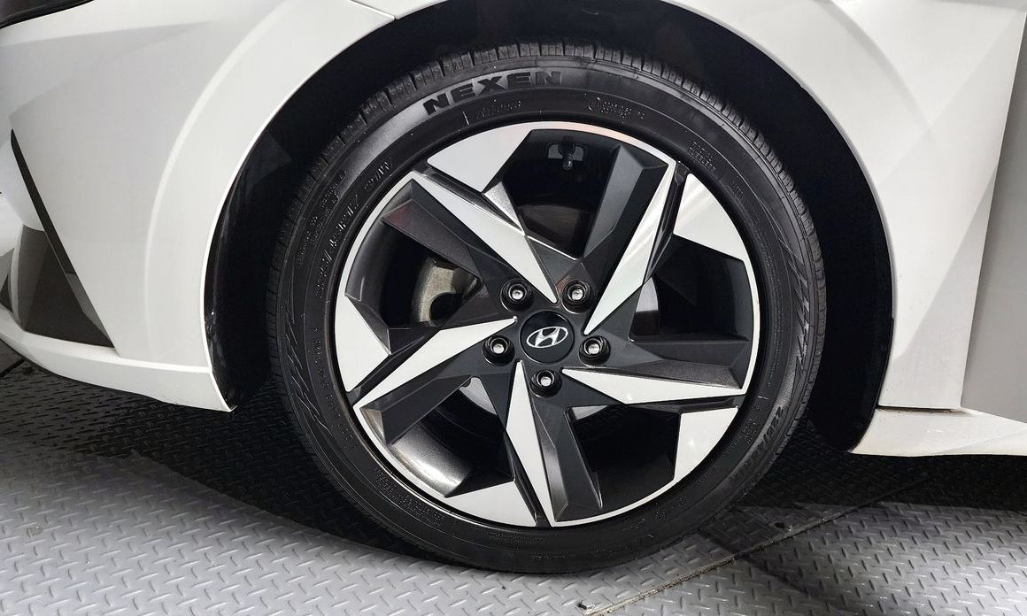 Hyundai AVANTE 2021
