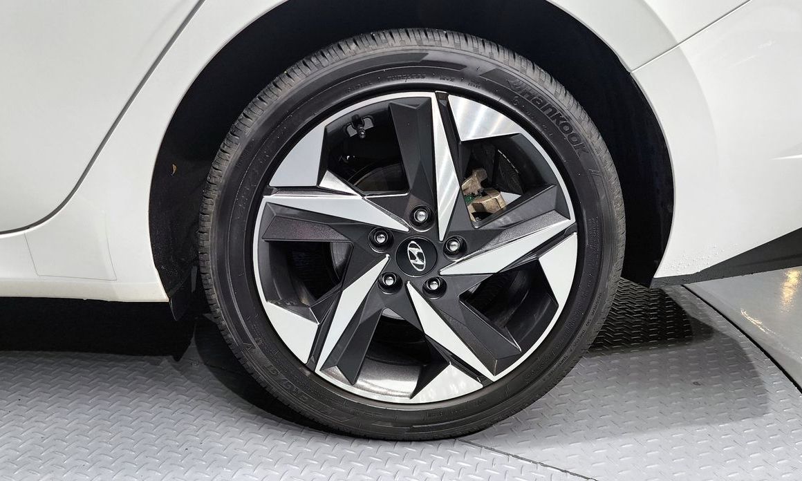 Hyundai AVANTE 2021
