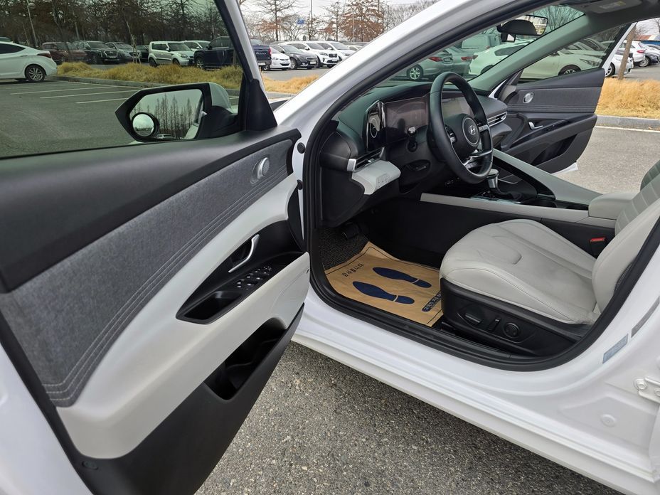 Hyundai AVANTE 2021