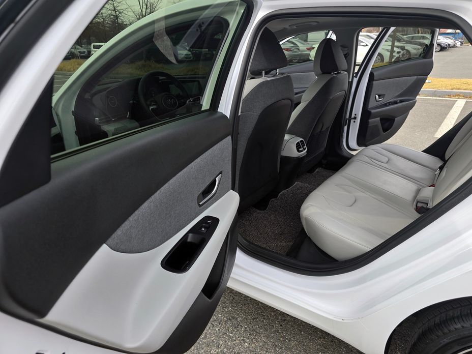 Hyundai AVANTE 2021