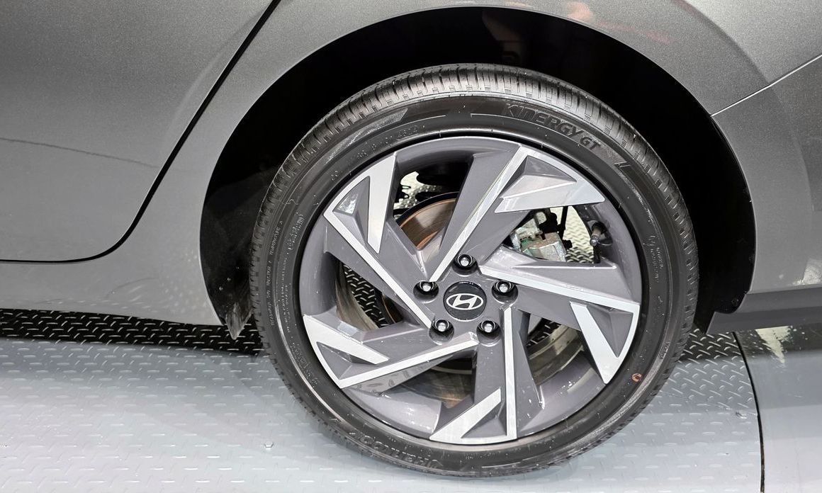 Hyundai AVANTE 2025