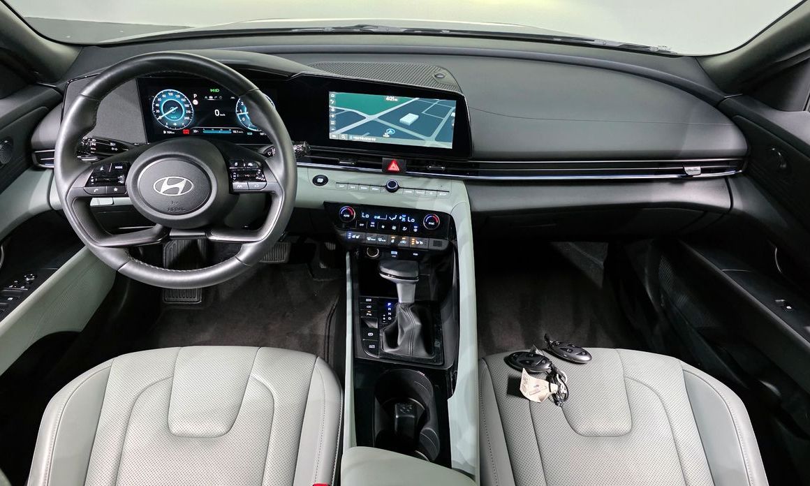 Hyundai AVANTE 2025