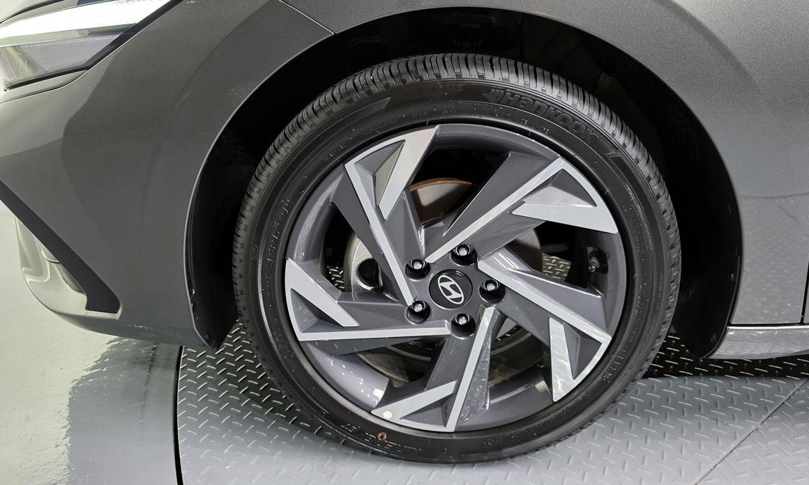 Hyundai AVANTE 2025