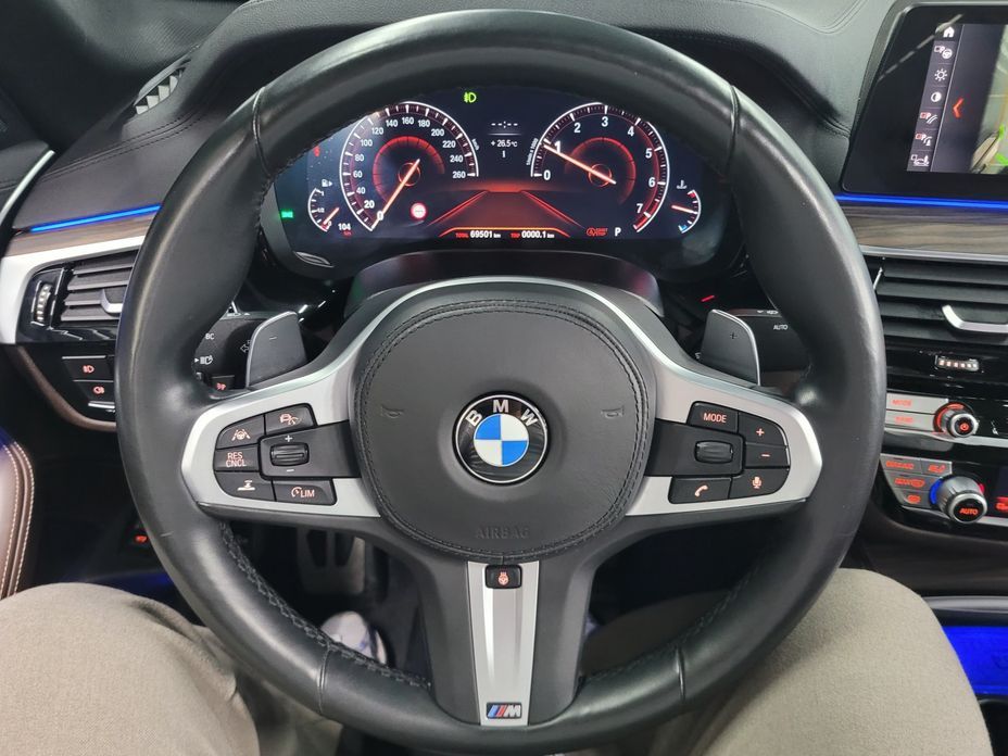 BMW 5-Series 2019
