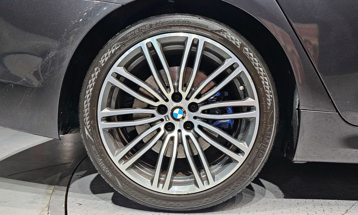 BMW 5-Series 2019