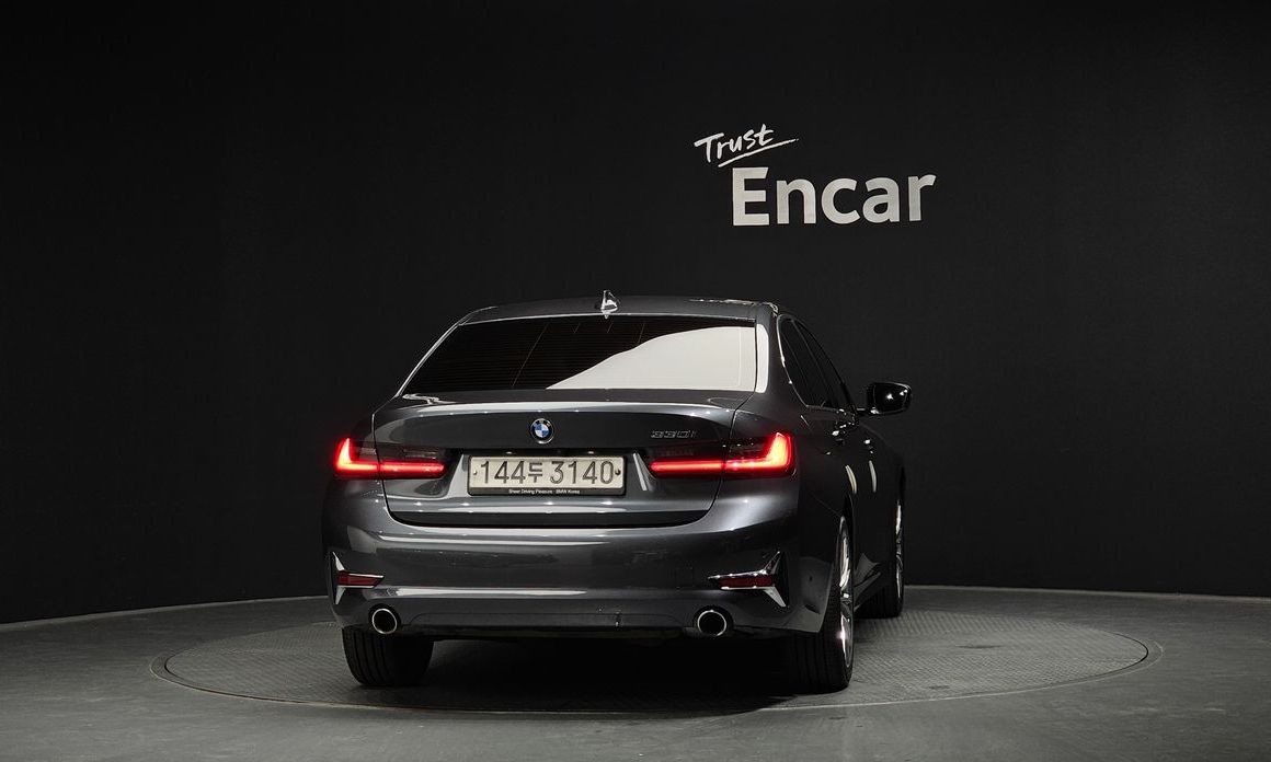BMW 3-Series 2019
