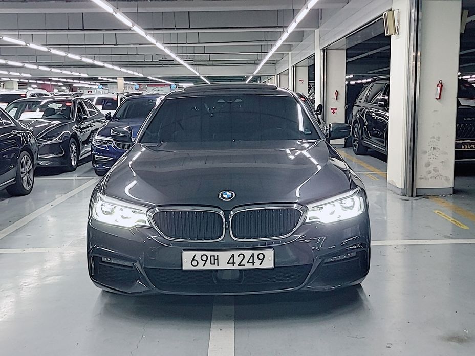 BMW 5-Series 2019