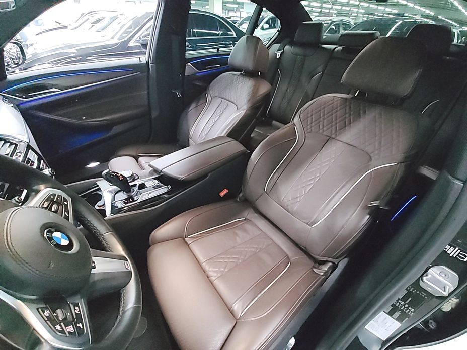 BMW 5-Series 2019