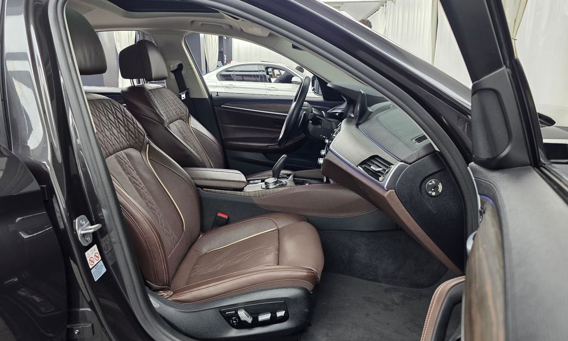 BMW 5-Series 2019
