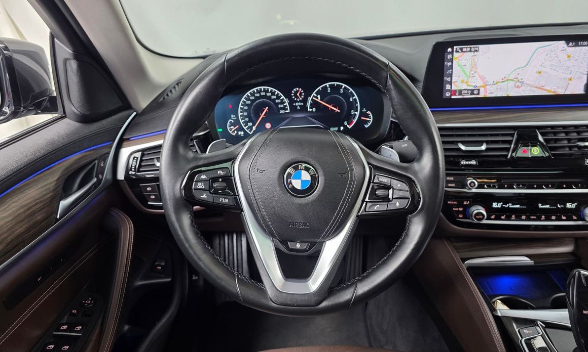 BMW 5-Series 2019