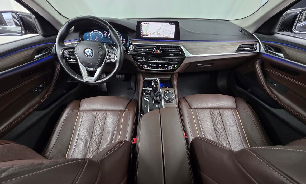 BMW 5-Series 2019