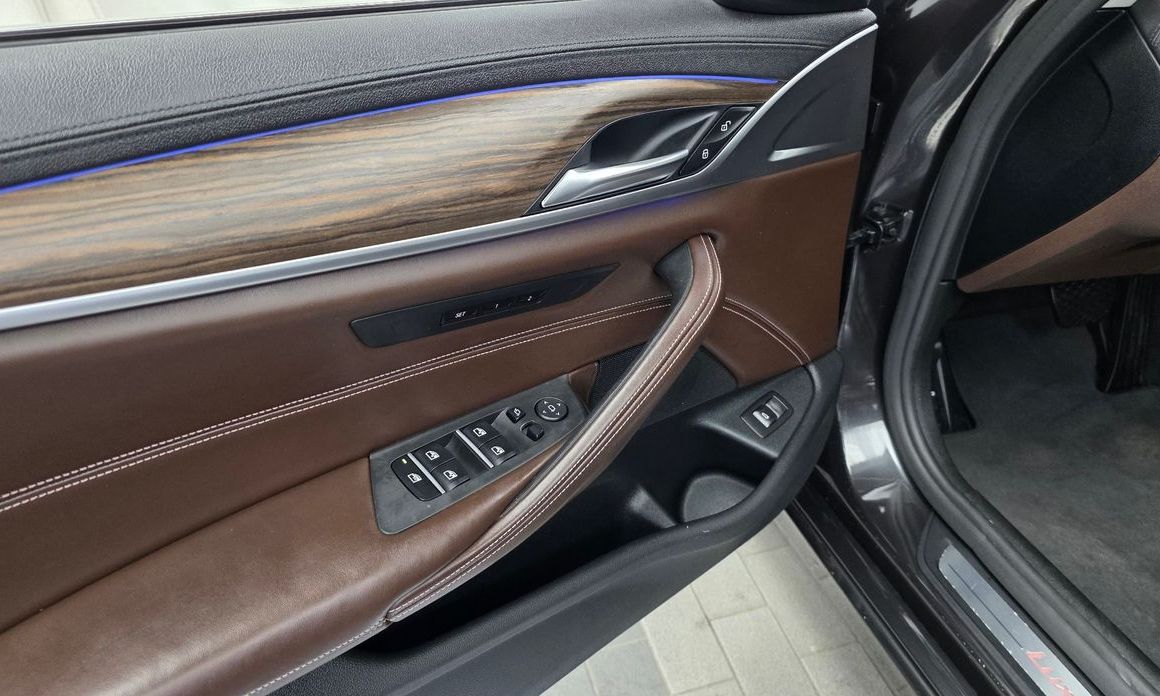 BMW 5-Series 2019