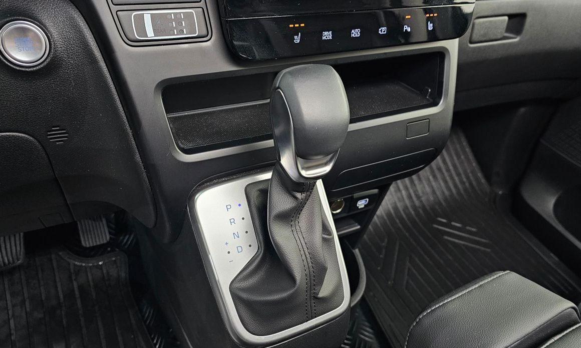Hyundai Staria 2025