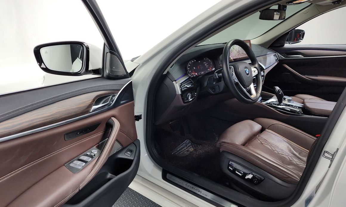 BMW 5-Series 2021