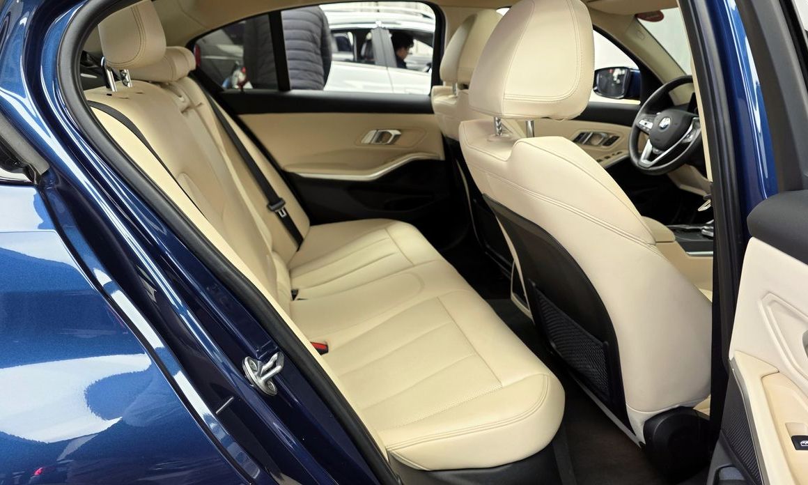 BMW 3-Series 2023
