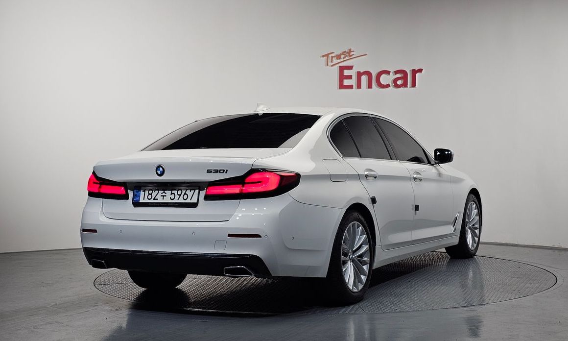 BMW 5-Series 2021