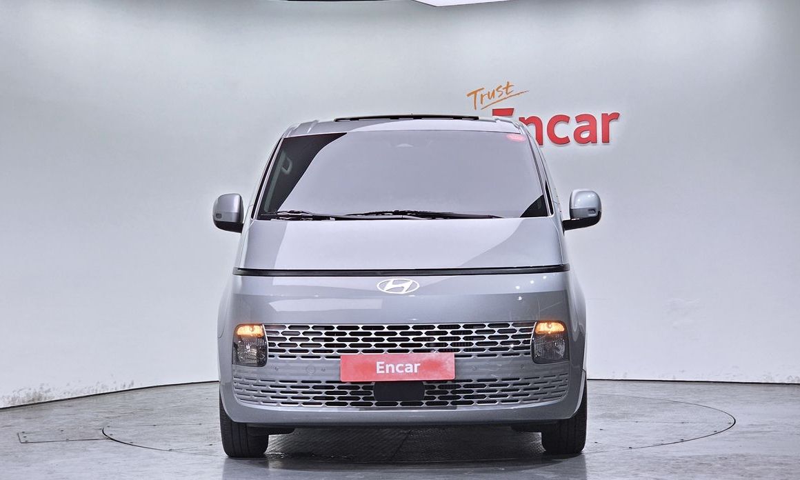 Hyundai Staria 2025