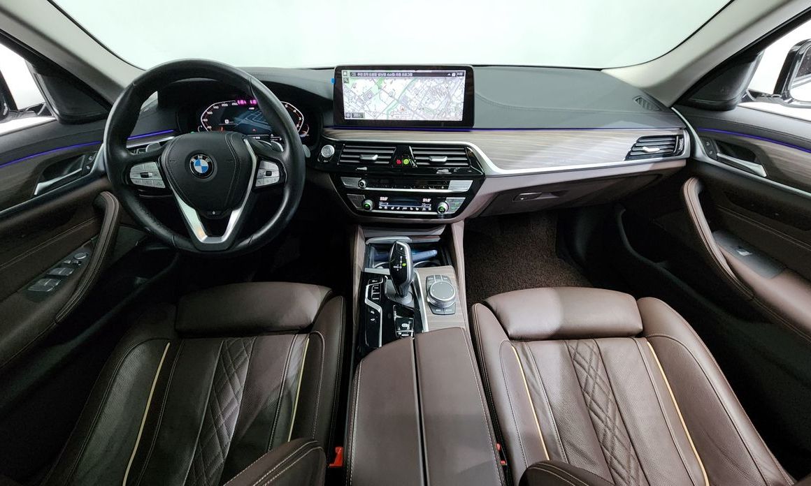 BMW 5-Series 2021