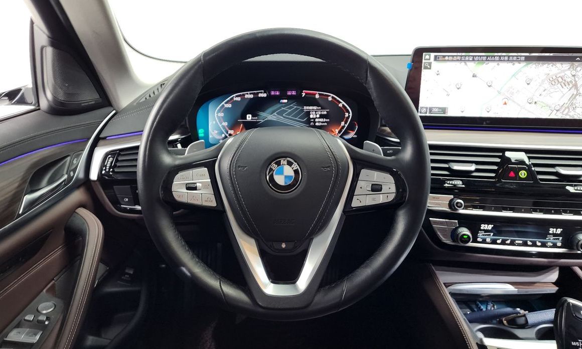 BMW 5-Series 2021