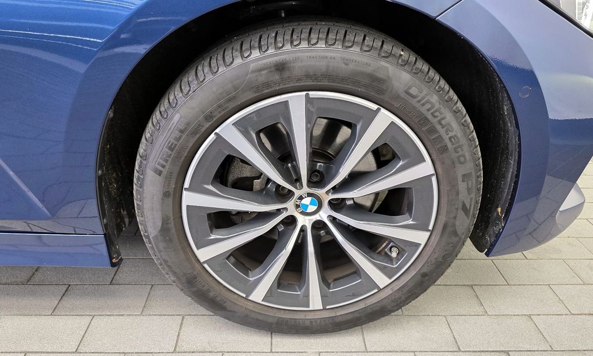BMW 3-Series 2023