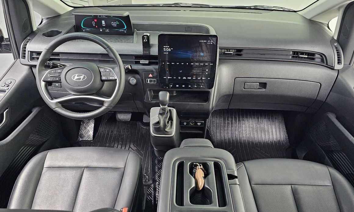 Hyundai Staria 2025