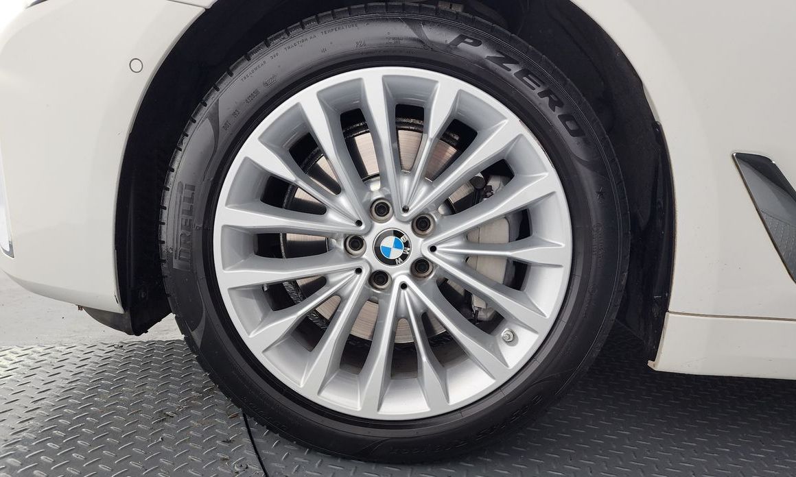 BMW 5-Series 2021